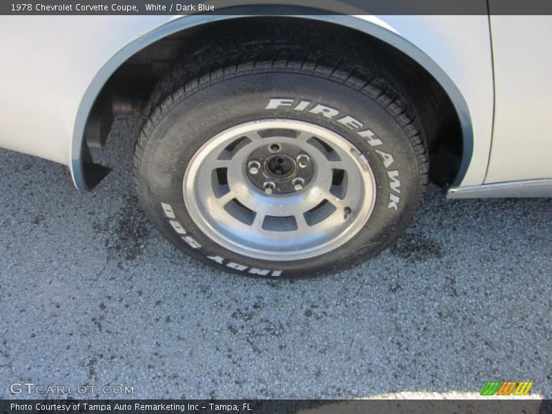 White / Dark Blue 1978 Chevrolet Corvette Coupe