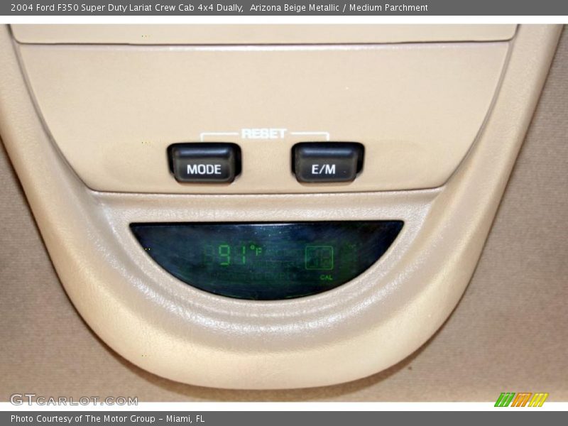 Arizona Beige Metallic / Medium Parchment 2004 Ford F350 Super Duty Lariat Crew Cab 4x4 Dually