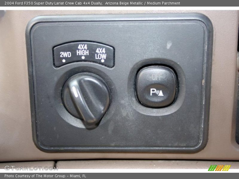Arizona Beige Metallic / Medium Parchment 2004 Ford F350 Super Duty Lariat Crew Cab 4x4 Dually