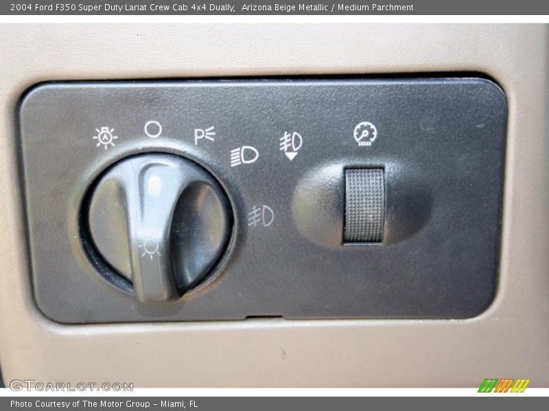 Arizona Beige Metallic / Medium Parchment 2004 Ford F350 Super Duty Lariat Crew Cab 4x4 Dually