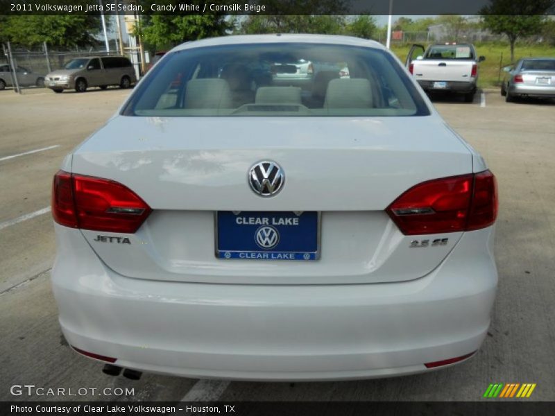 Candy White / Cornsilk Beige 2011 Volkswagen Jetta SE Sedan