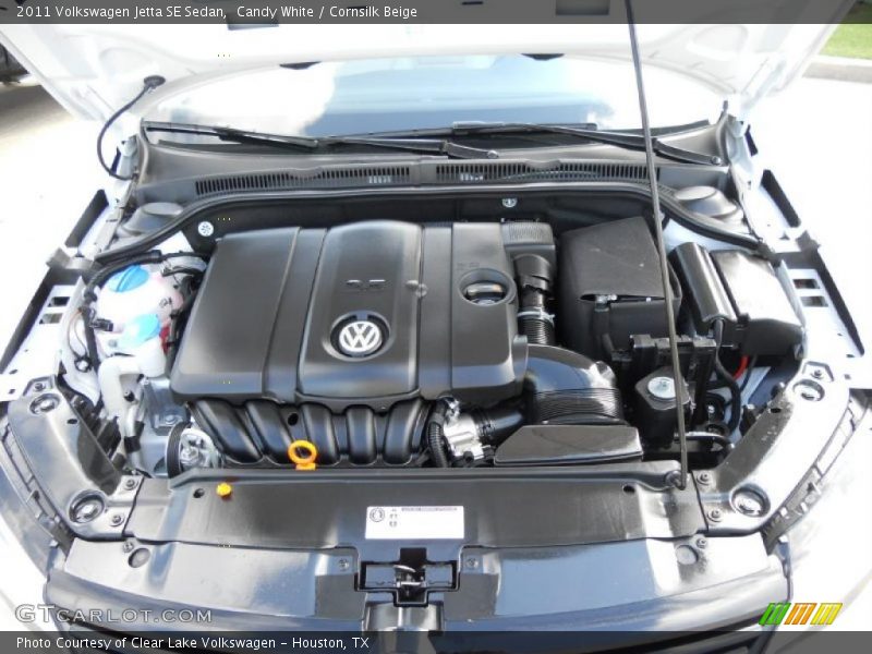 Candy White / Cornsilk Beige 2011 Volkswagen Jetta SE Sedan