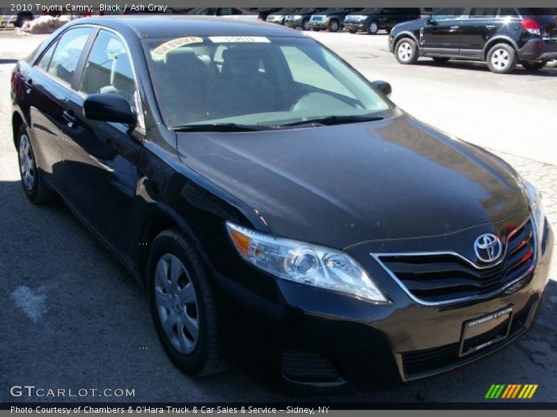 Front 3/4 View of 2010 Camry 