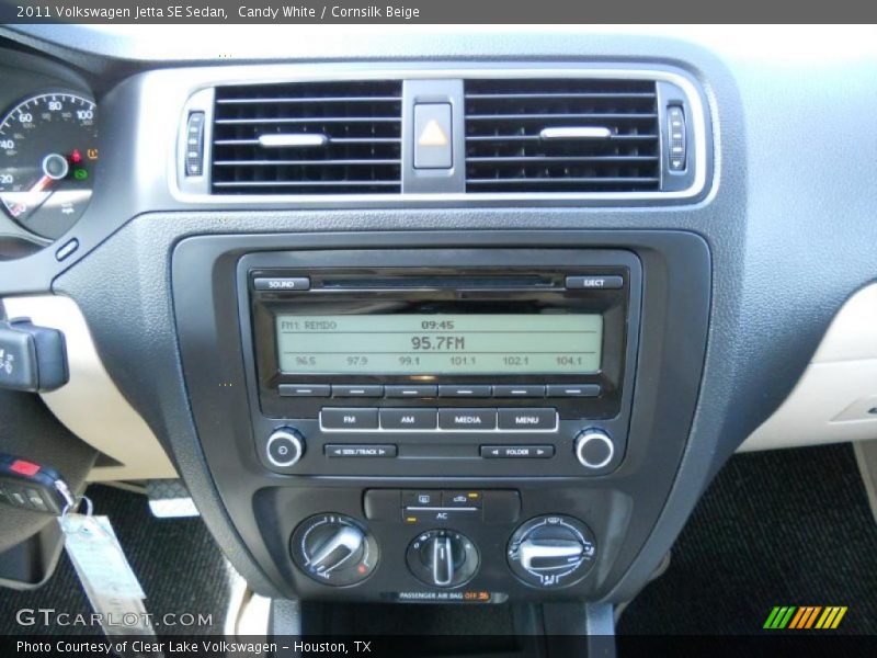 Candy White / Cornsilk Beige 2011 Volkswagen Jetta SE Sedan