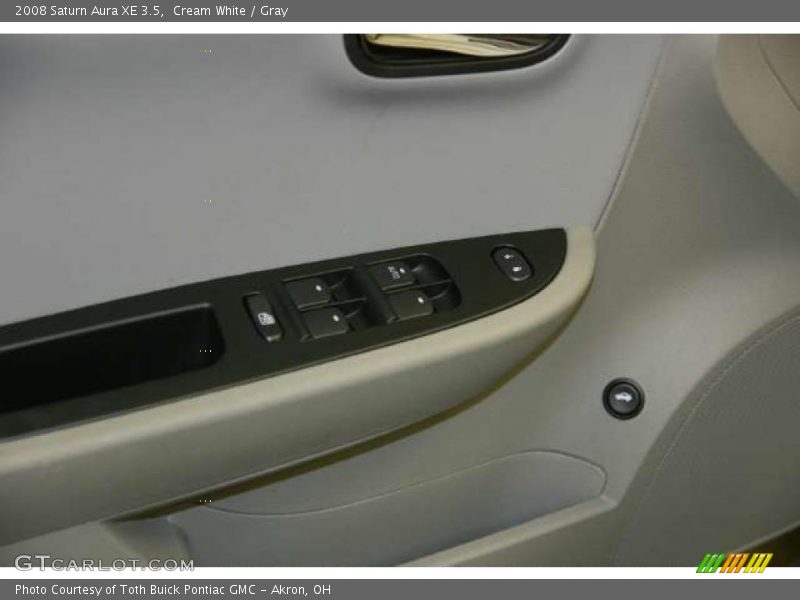 Cream White / Gray 2008 Saturn Aura XE 3.5