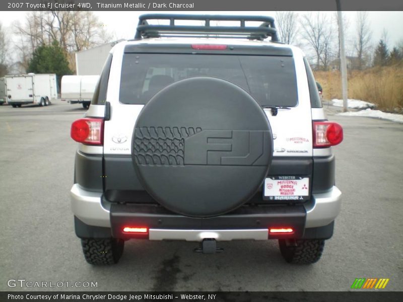 Titanium Metallic / Dark Charcoal 2007 Toyota FJ Cruiser 4WD