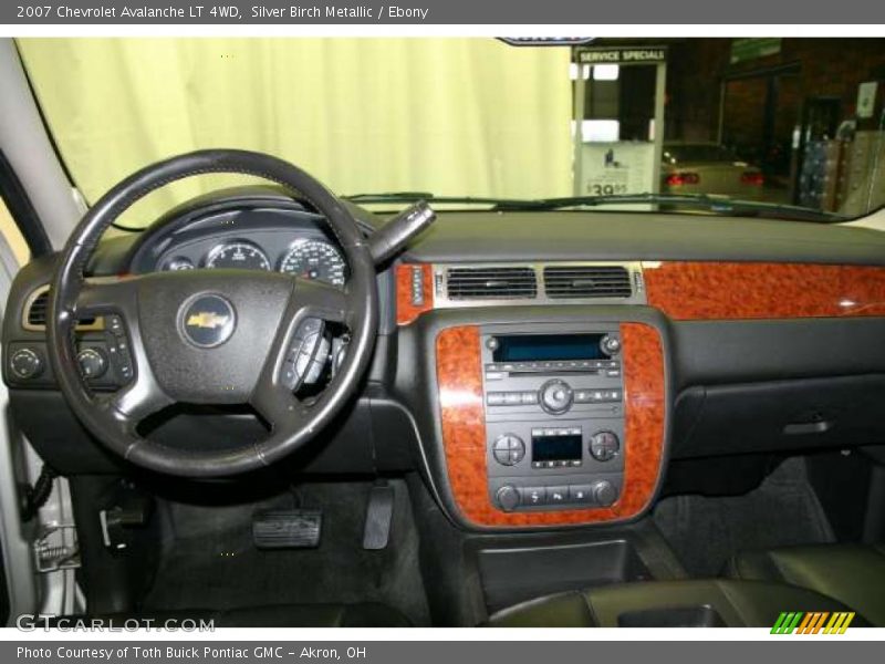 Silver Birch Metallic / Ebony 2007 Chevrolet Avalanche LT 4WD