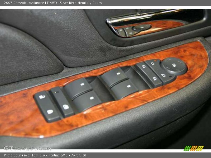 Silver Birch Metallic / Ebony 2007 Chevrolet Avalanche LT 4WD