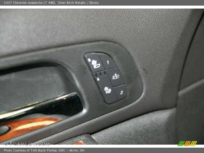 Silver Birch Metallic / Ebony 2007 Chevrolet Avalanche LT 4WD