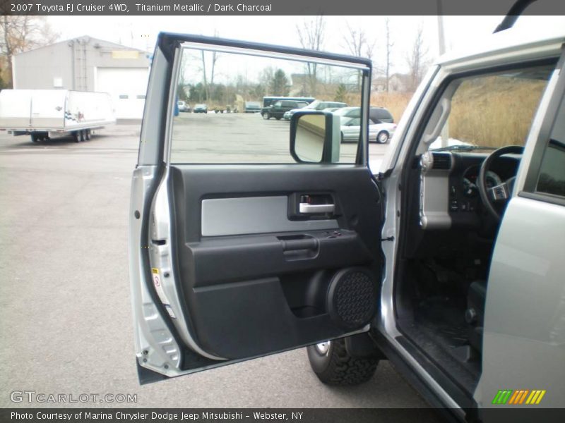 Titanium Metallic / Dark Charcoal 2007 Toyota FJ Cruiser 4WD