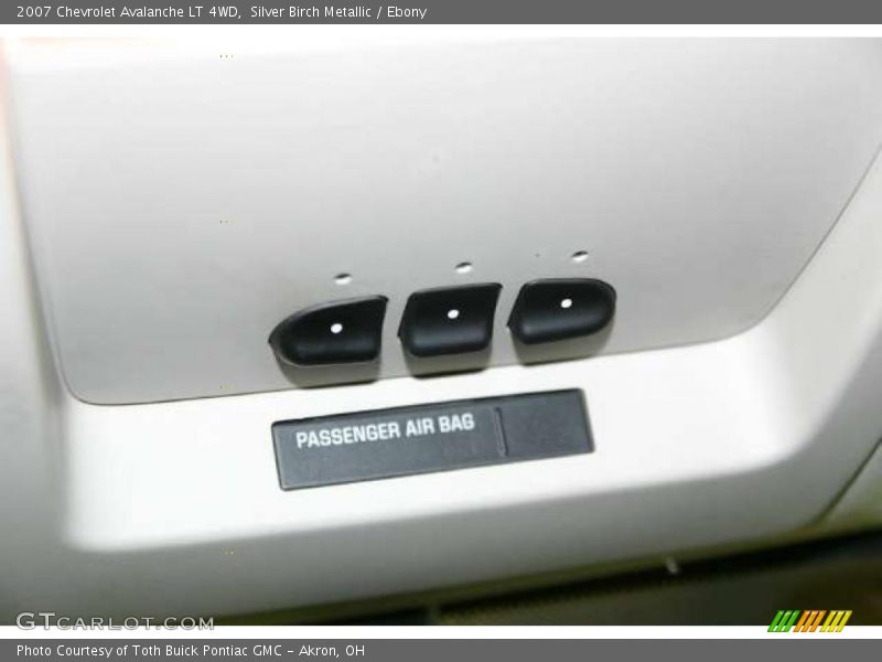 Silver Birch Metallic / Ebony 2007 Chevrolet Avalanche LT 4WD