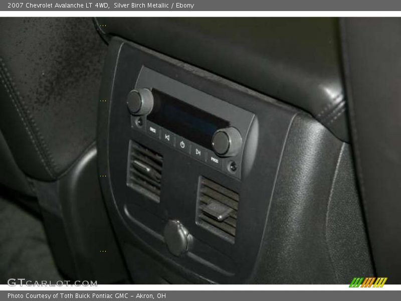Silver Birch Metallic / Ebony 2007 Chevrolet Avalanche LT 4WD