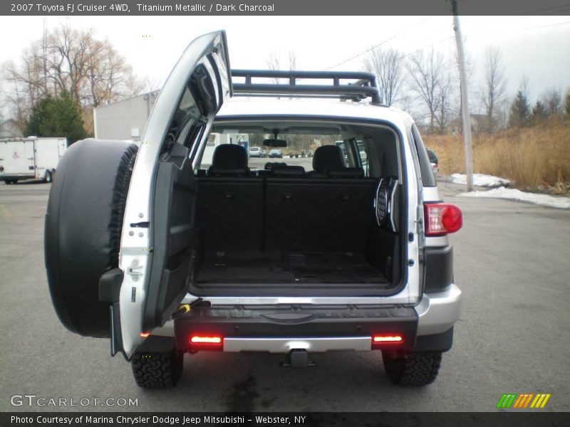 Titanium Metallic / Dark Charcoal 2007 Toyota FJ Cruiser 4WD