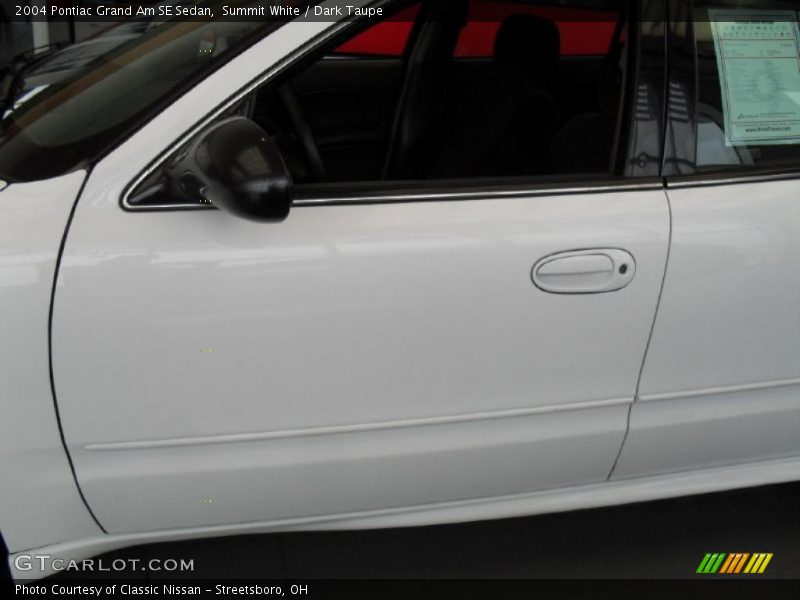 Summit White / Dark Taupe 2004 Pontiac Grand Am SE Sedan