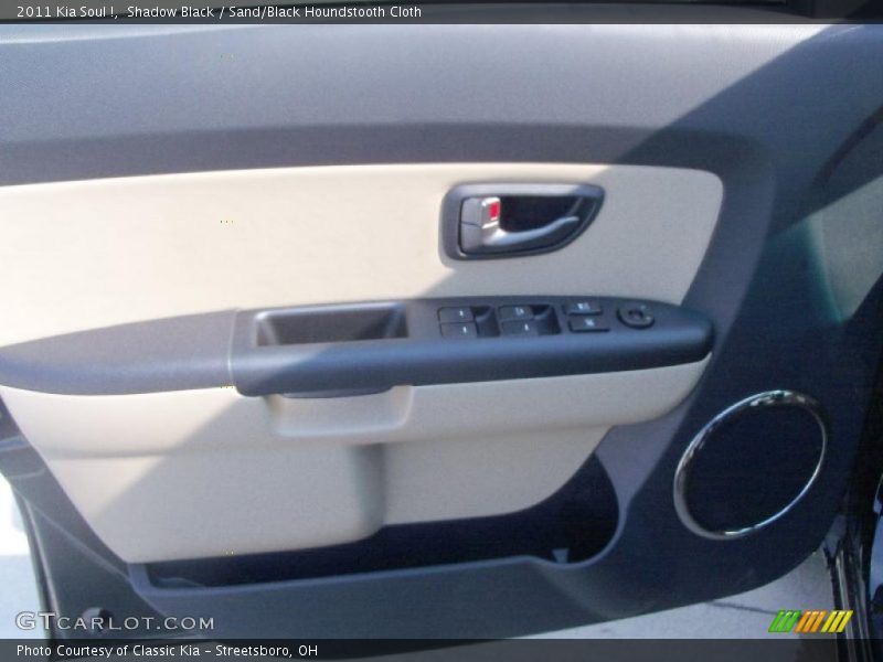 Shadow Black / Sand/Black Houndstooth Cloth 2011 Kia Soul !