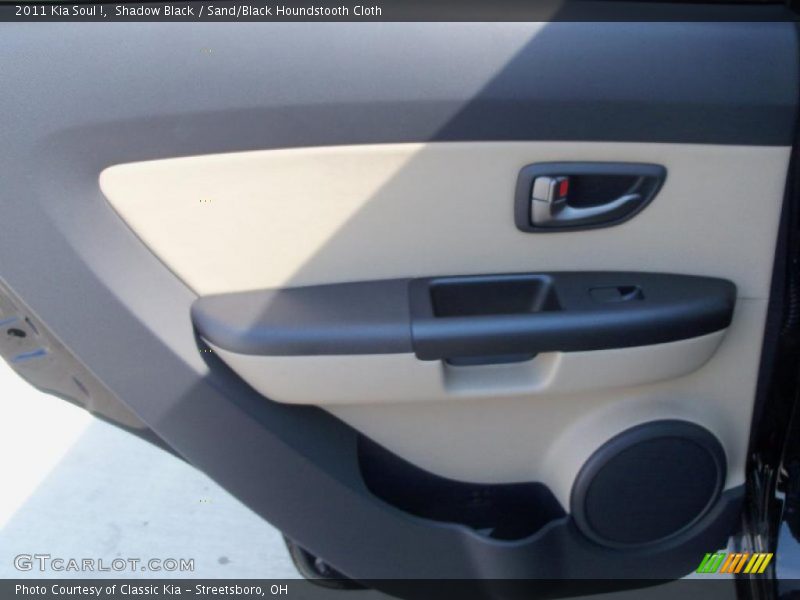 Shadow Black / Sand/Black Houndstooth Cloth 2011 Kia Soul !