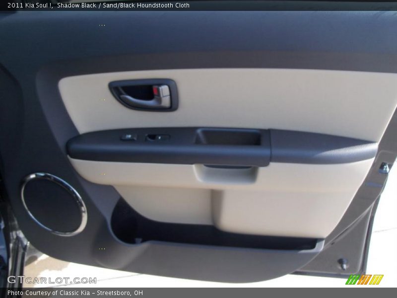 Shadow Black / Sand/Black Houndstooth Cloth 2011 Kia Soul !
