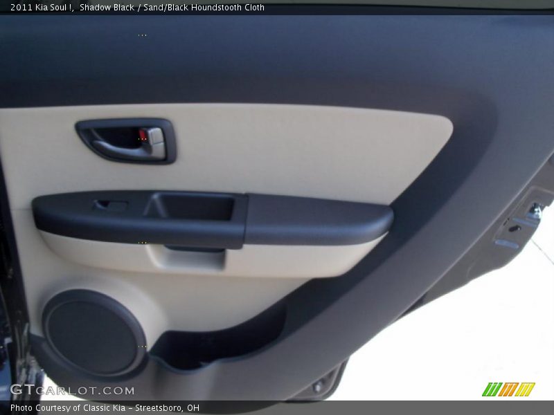 Shadow Black / Sand/Black Houndstooth Cloth 2011 Kia Soul !
