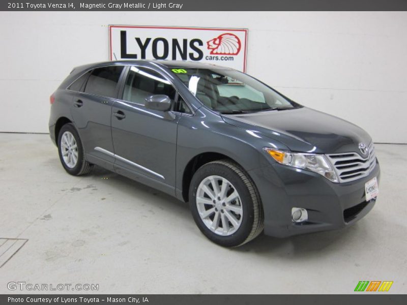 Magnetic Gray Metallic / Light Gray 2011 Toyota Venza I4