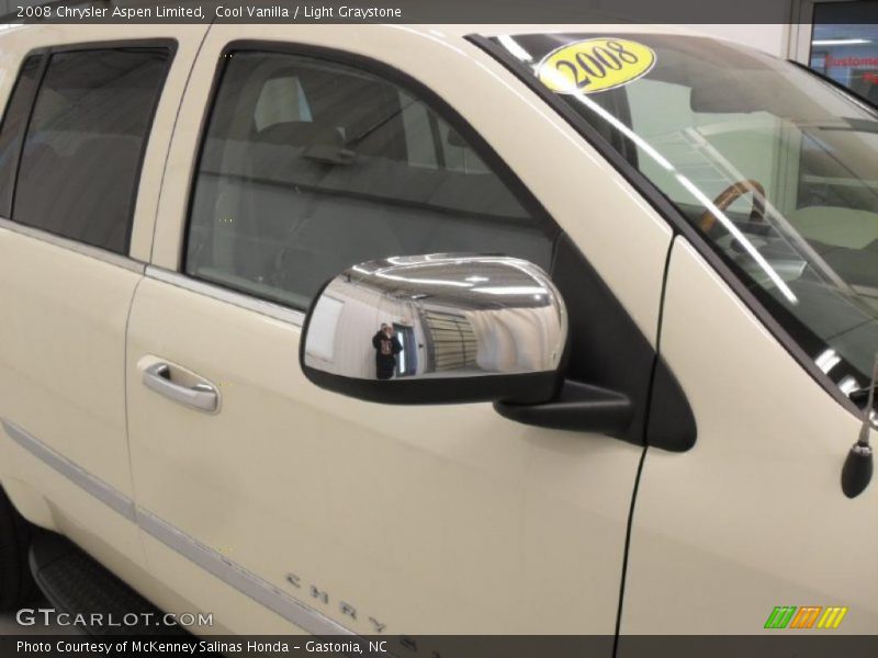 Cool Vanilla / Light Graystone 2008 Chrysler Aspen Limited