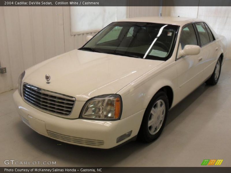 Cotillion White / Cashmere 2004 Cadillac DeVille Sedan