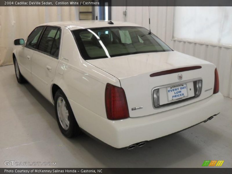 Cotillion White / Cashmere 2004 Cadillac DeVille Sedan