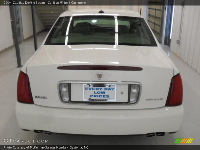 Cotillion White / Cashmere 2004 Cadillac DeVille Sedan