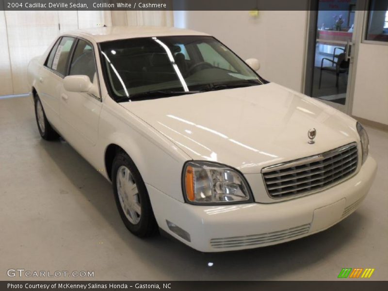 Cotillion White / Cashmere 2004 Cadillac DeVille Sedan