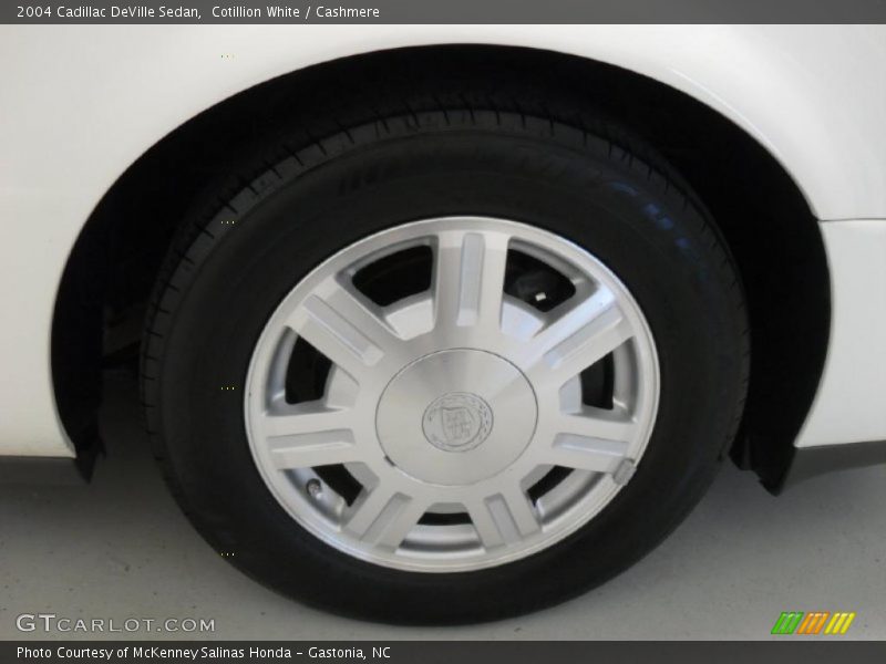 Cotillion White / Cashmere 2004 Cadillac DeVille Sedan