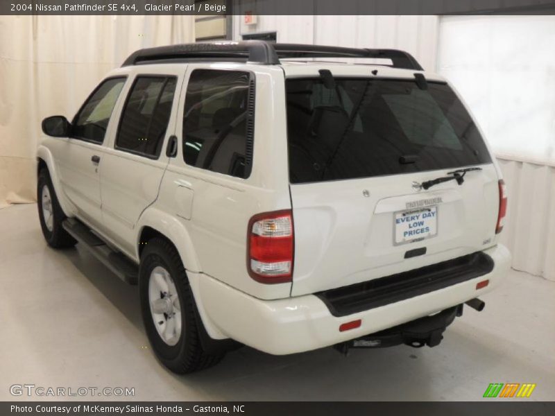 Glacier Pearl / Beige 2004 Nissan Pathfinder SE 4x4