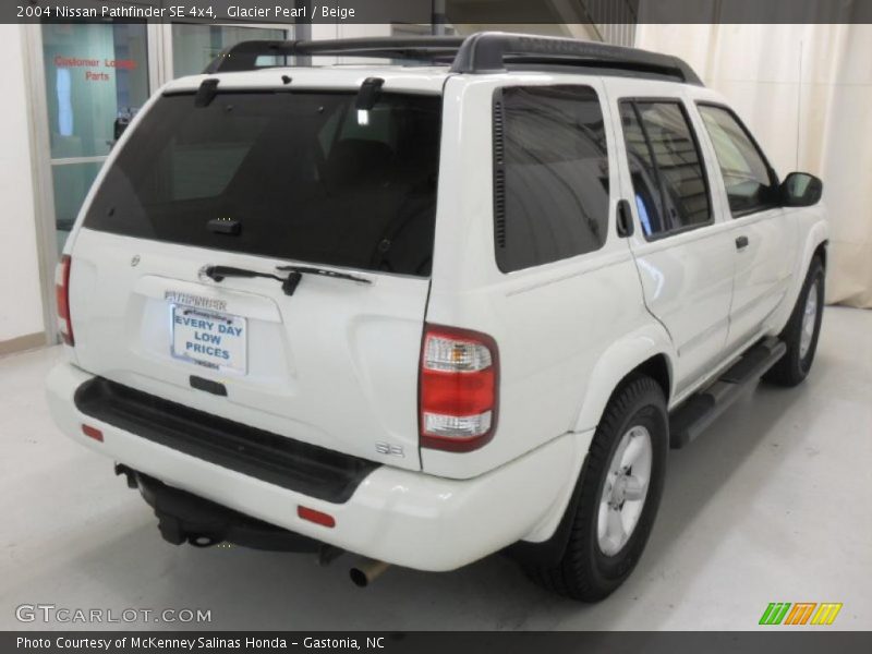 Glacier Pearl / Beige 2004 Nissan Pathfinder SE 4x4