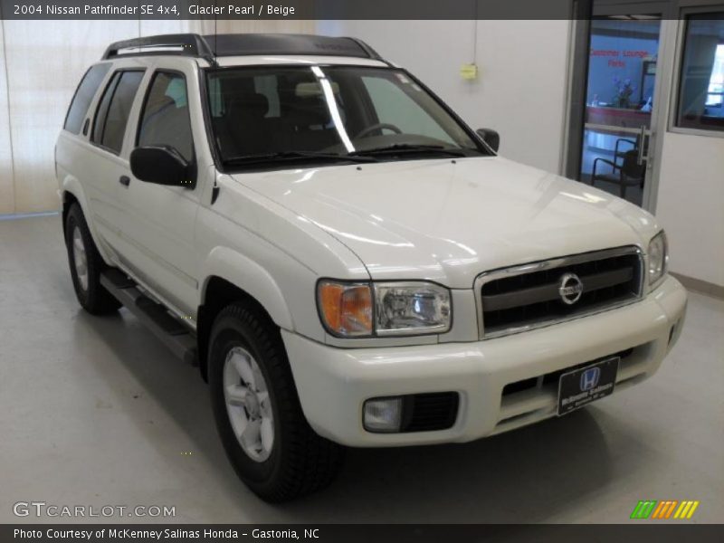 Glacier Pearl / Beige 2004 Nissan Pathfinder SE 4x4