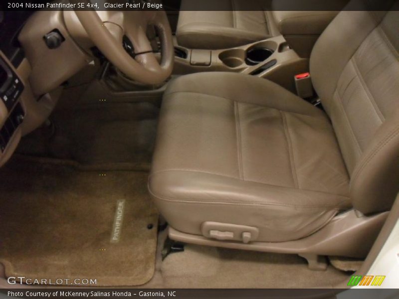 Glacier Pearl / Beige 2004 Nissan Pathfinder SE 4x4