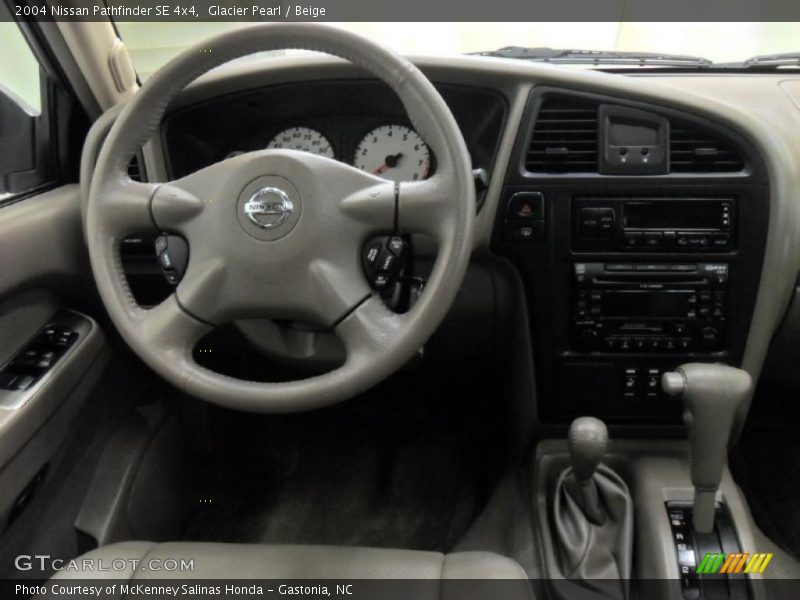 Glacier Pearl / Beige 2004 Nissan Pathfinder SE 4x4