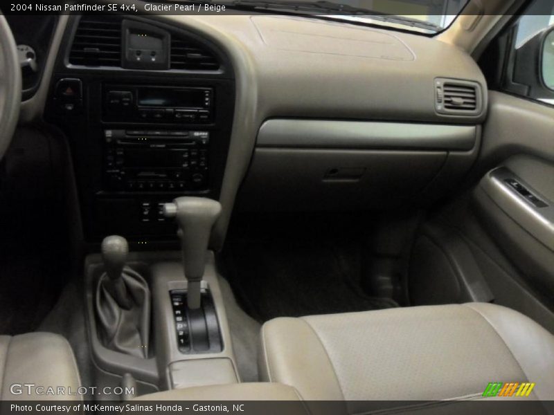 Glacier Pearl / Beige 2004 Nissan Pathfinder SE 4x4