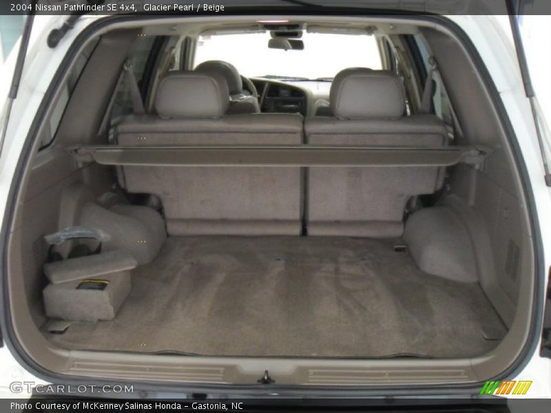 Glacier Pearl / Beige 2004 Nissan Pathfinder SE 4x4