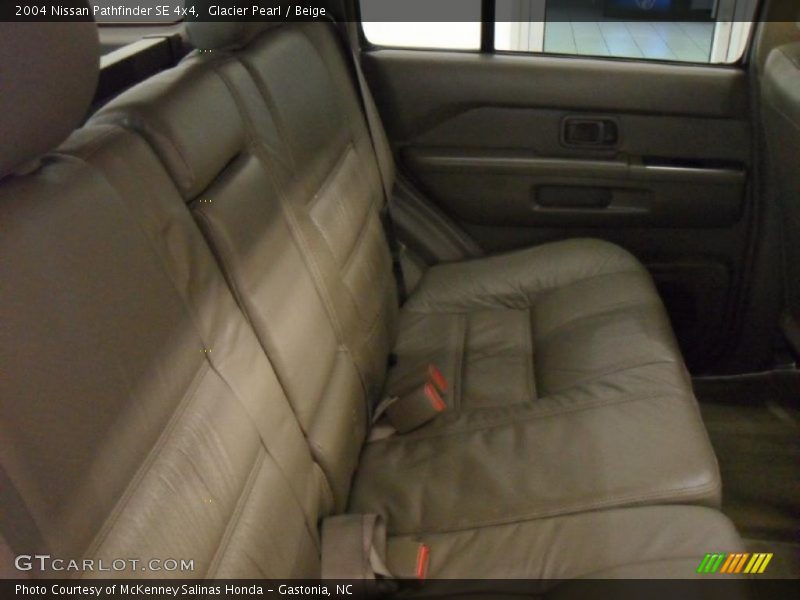 Glacier Pearl / Beige 2004 Nissan Pathfinder SE 4x4