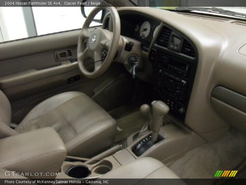 Glacier Pearl / Beige 2004 Nissan Pathfinder SE 4x4