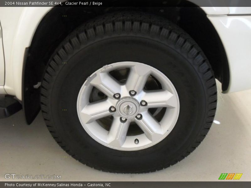 Glacier Pearl / Beige 2004 Nissan Pathfinder SE 4x4