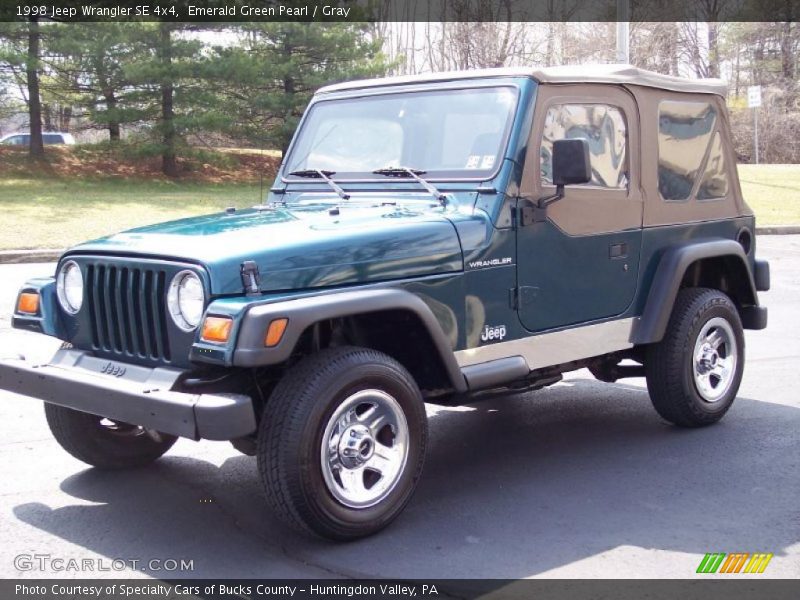 Front 3/4 View of 1998 Wrangler SE 4x4