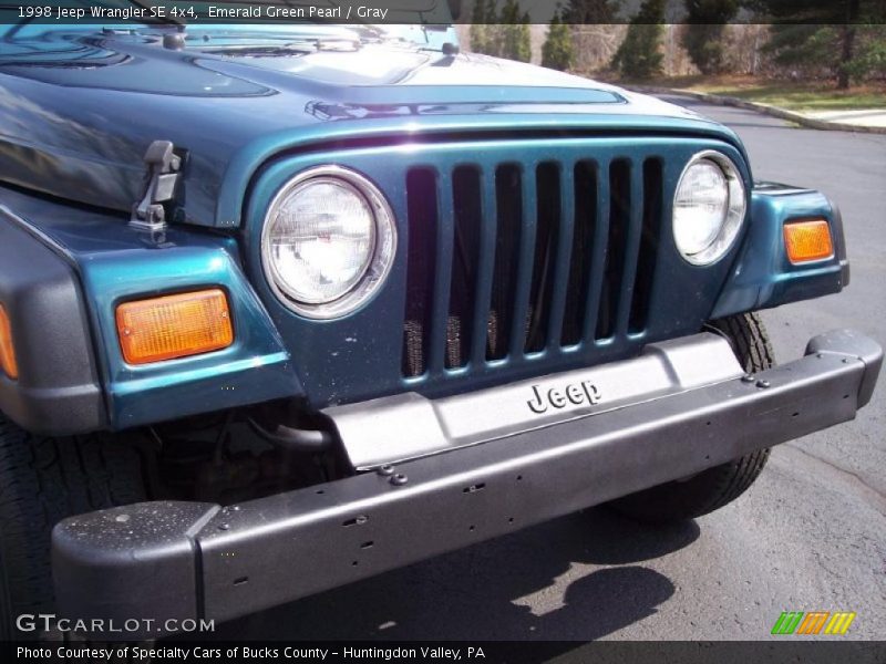 Emerald Green Pearl / Gray 1998 Jeep Wrangler SE 4x4