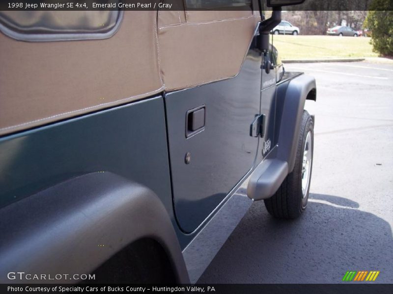 Emerald Green Pearl / Gray 1998 Jeep Wrangler SE 4x4