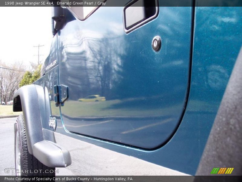 Emerald Green Pearl / Gray 1998 Jeep Wrangler SE 4x4