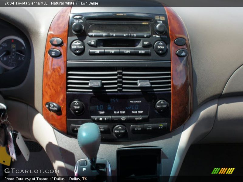 Natural White / Fawn Beige 2004 Toyota Sienna XLE