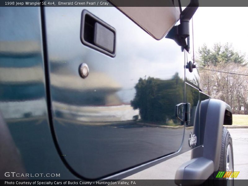 Emerald Green Pearl / Gray 1998 Jeep Wrangler SE 4x4