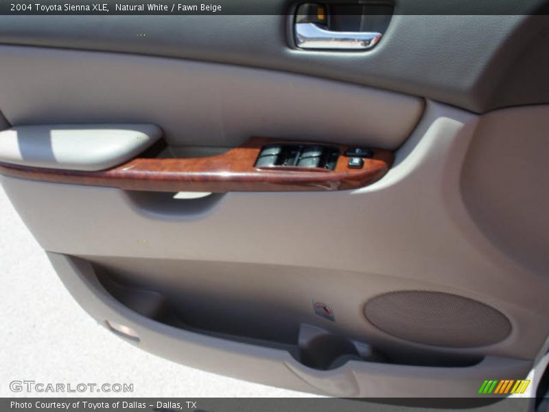 Natural White / Fawn Beige 2004 Toyota Sienna XLE