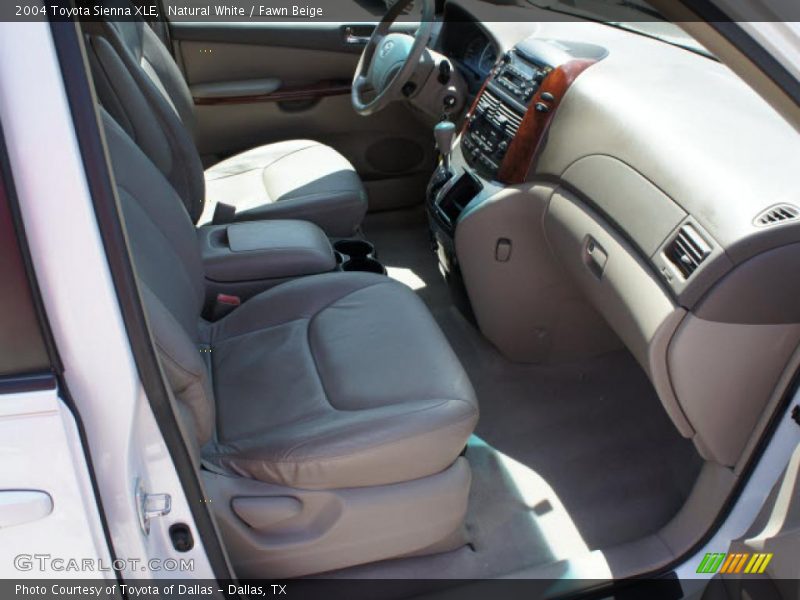 Natural White / Fawn Beige 2004 Toyota Sienna XLE