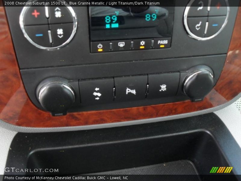 Controls of 2008 Suburban 1500 LT