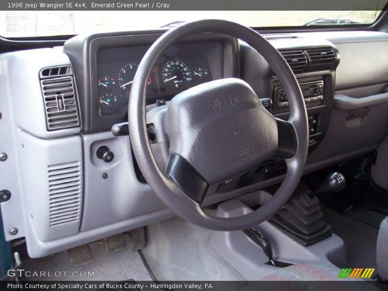 Emerald Green Pearl / Gray 1998 Jeep Wrangler SE 4x4