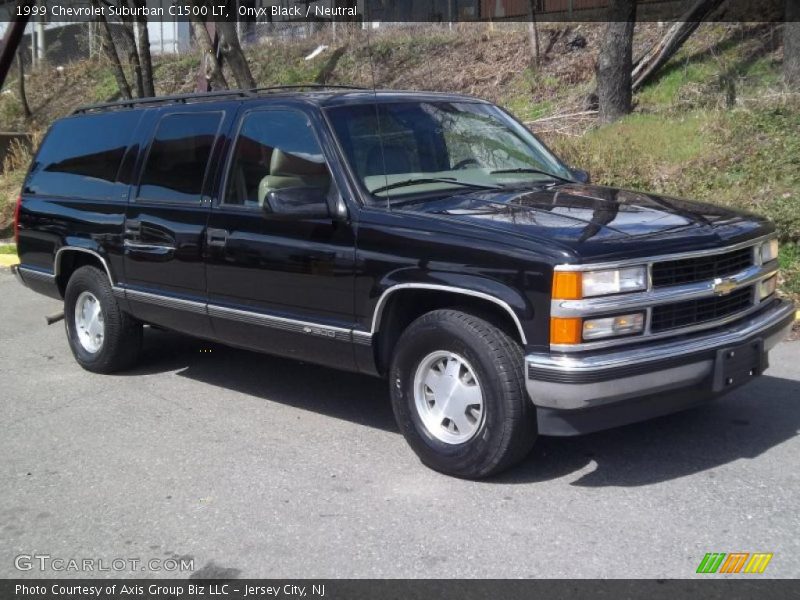 Front 3/4 View of 1999 Suburban C1500 LT